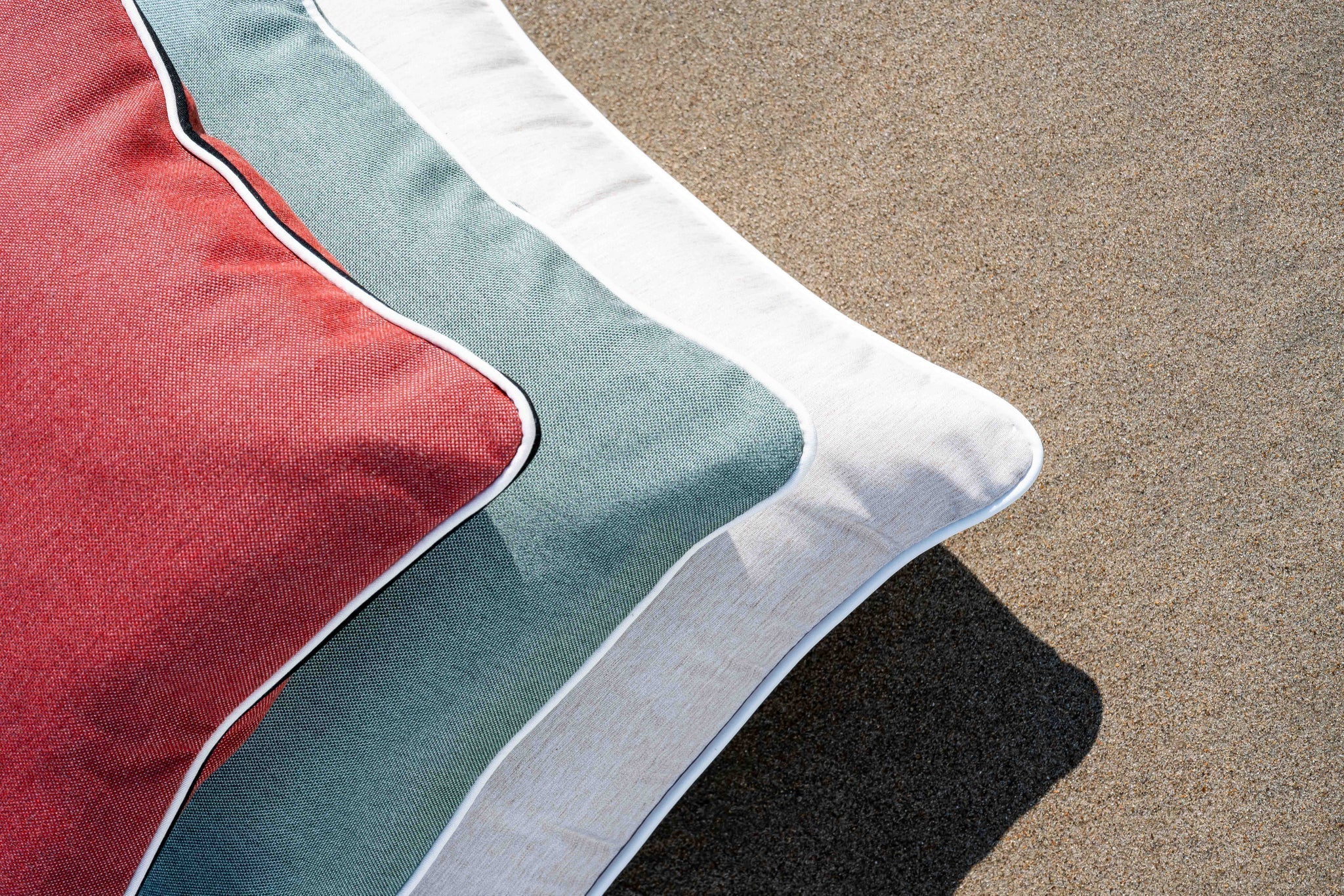 Sunbrella stoffen voor kussens op maat: de ultieme gids voor duurzaamheid, comfort en stijl