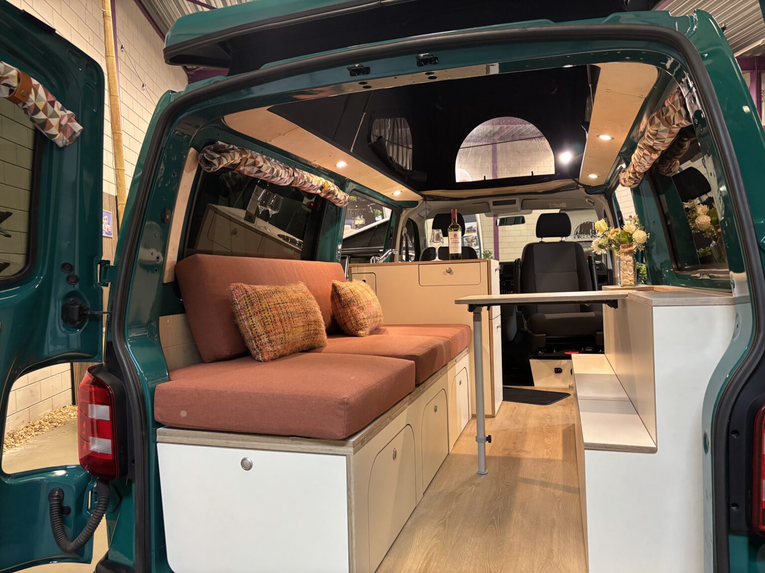 camper kussens roest kleur