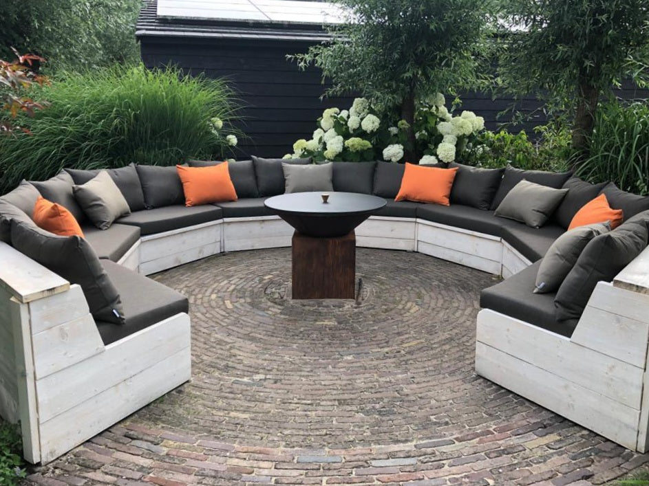 Grijze tuinkussens op maat in ronde bank