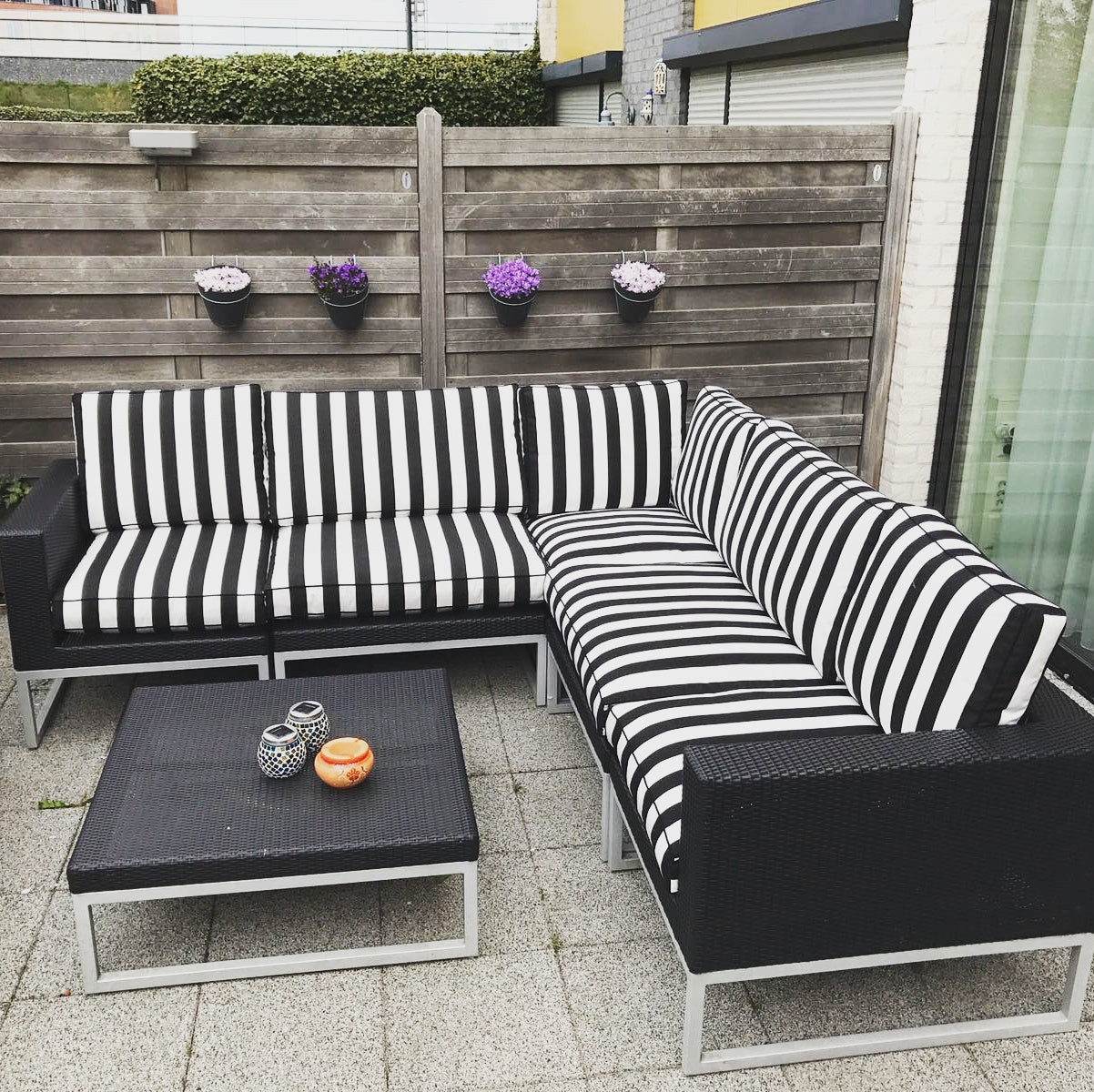 zwart wit gestreepte zitkussens en rugkussens plof met zijband