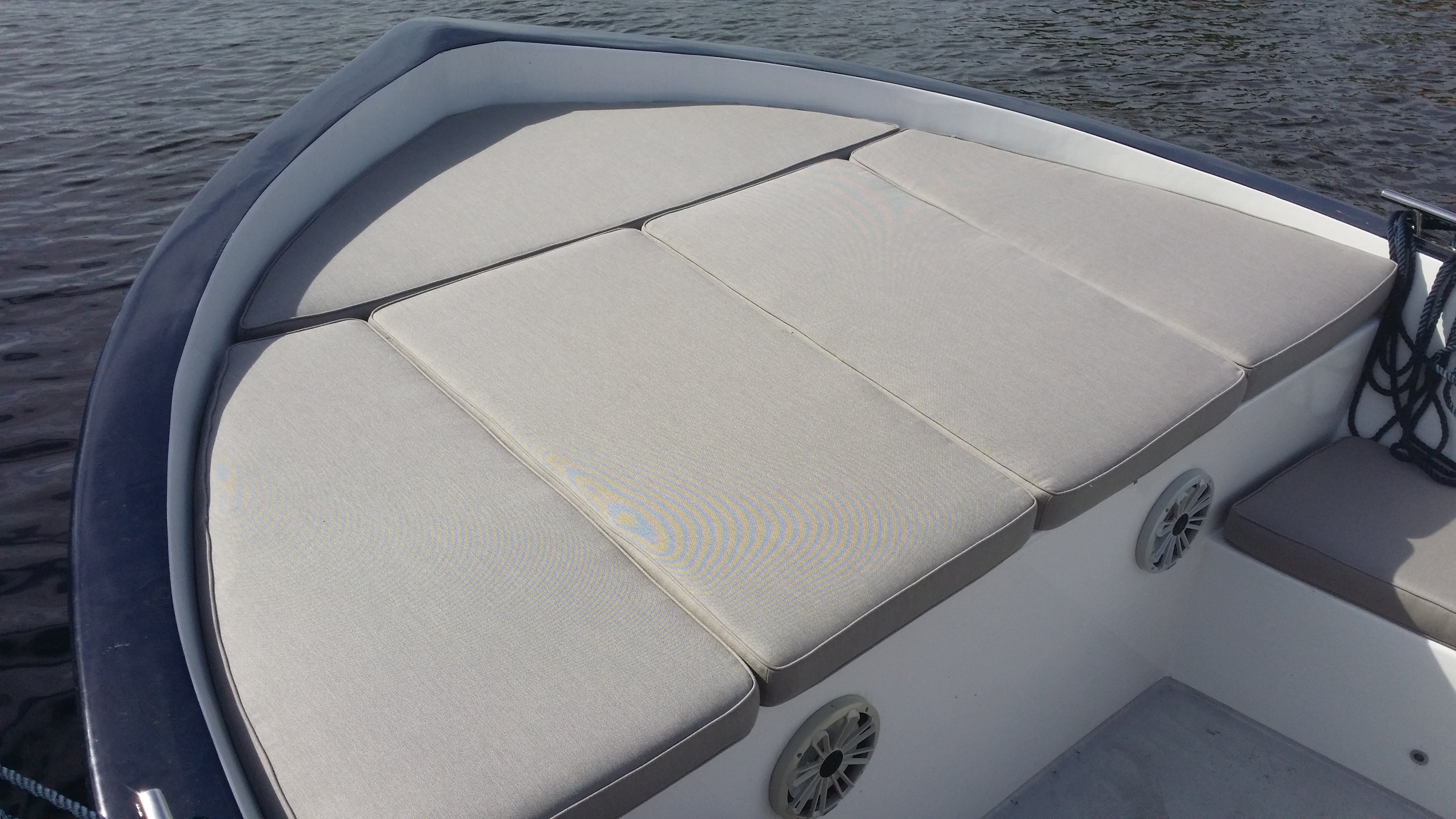 strakke bootkussens met bies grijs